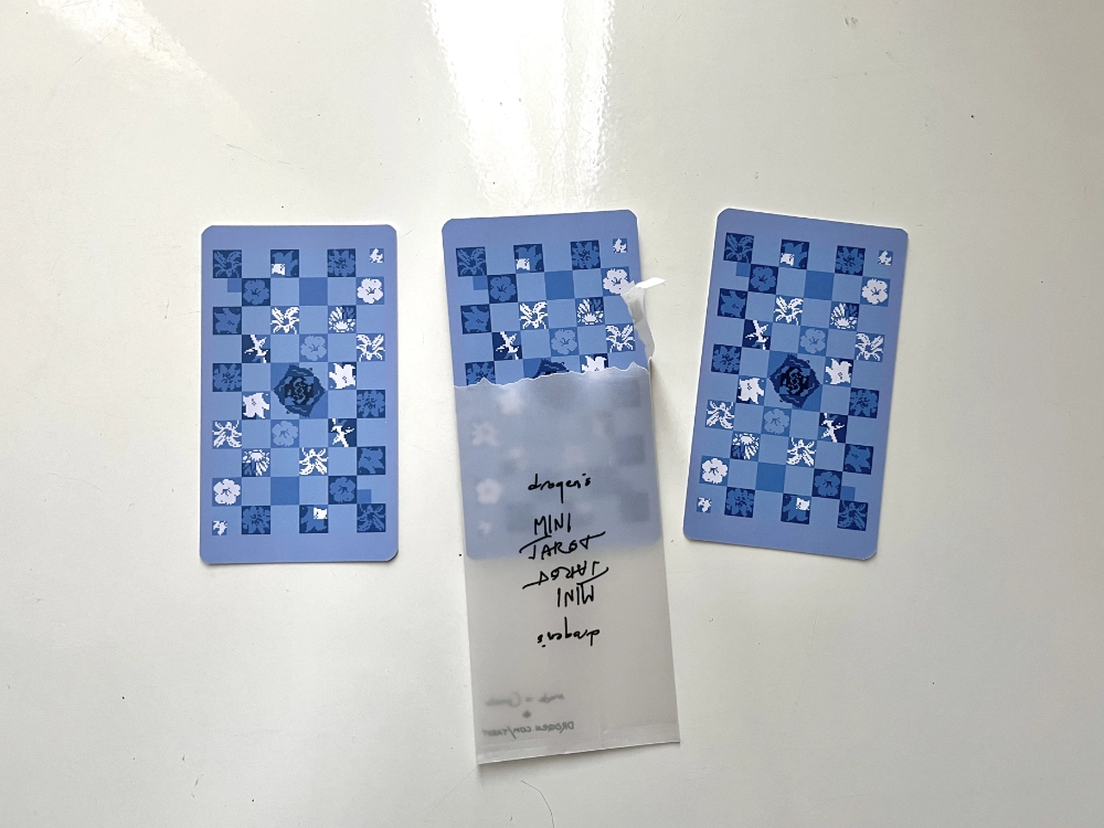 a tarot reading (or just to look at my face) - Image 2